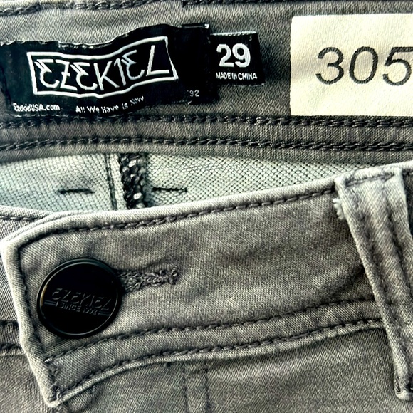 29 Waist Ezekiel Chopper Skinny jeans - Picture 2 of 2